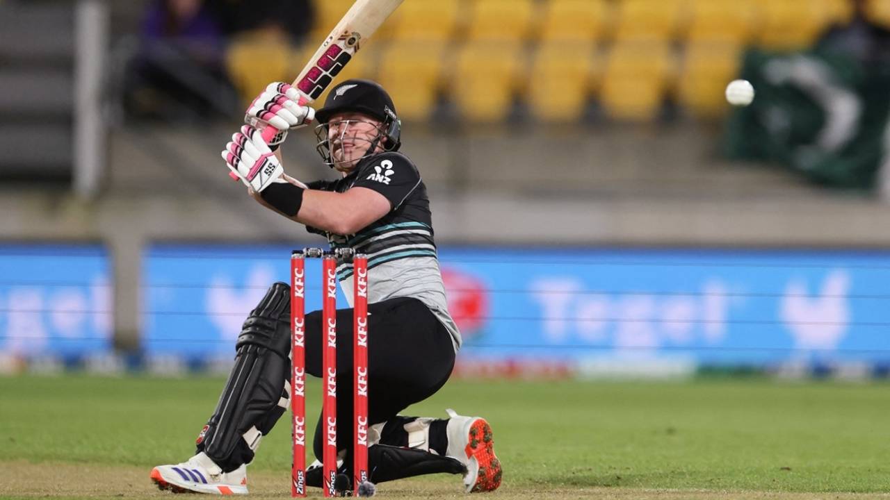 Tim Seifert goes off early in the powerplay, New Zealand vs Pakistan, 5th T20I, Wellington, March 26, 2025