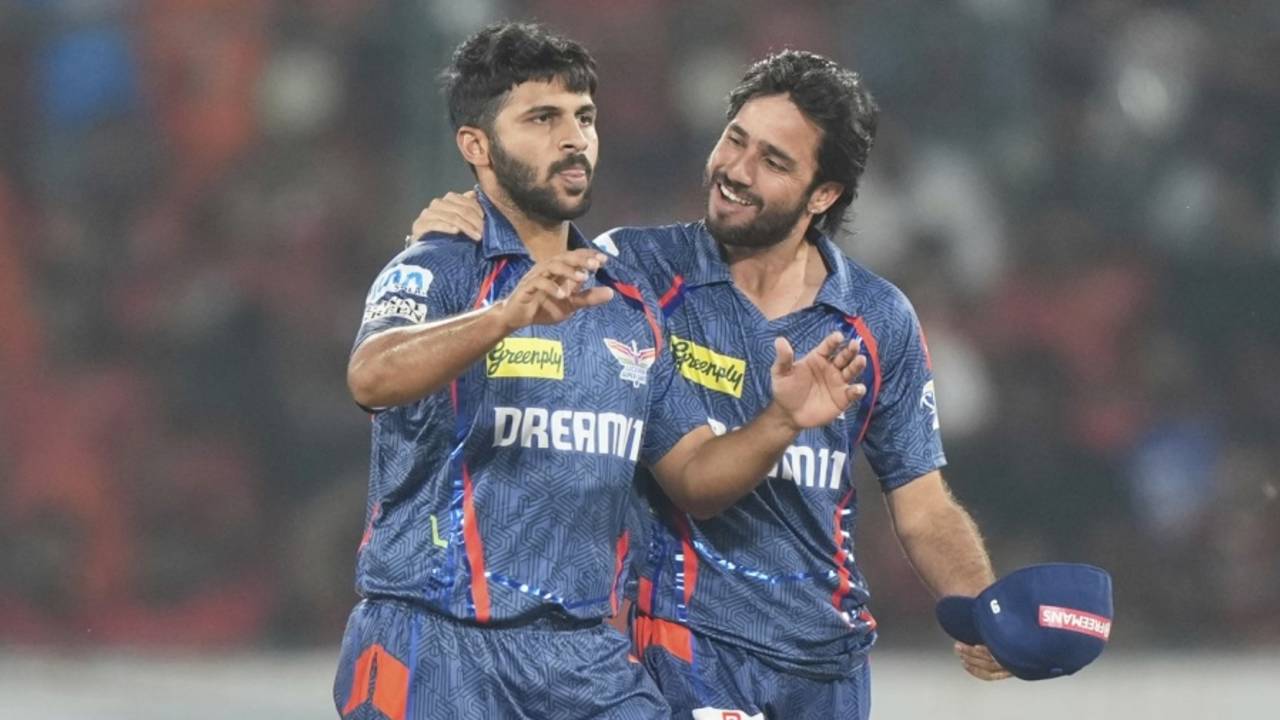 Shardul Thakur celebrates a wicket with Ravi Bishnoi, Sunrisers Hyderabad vs Lucknow Super Giants, IPL 2025, Hyderabad, March 27, 2025