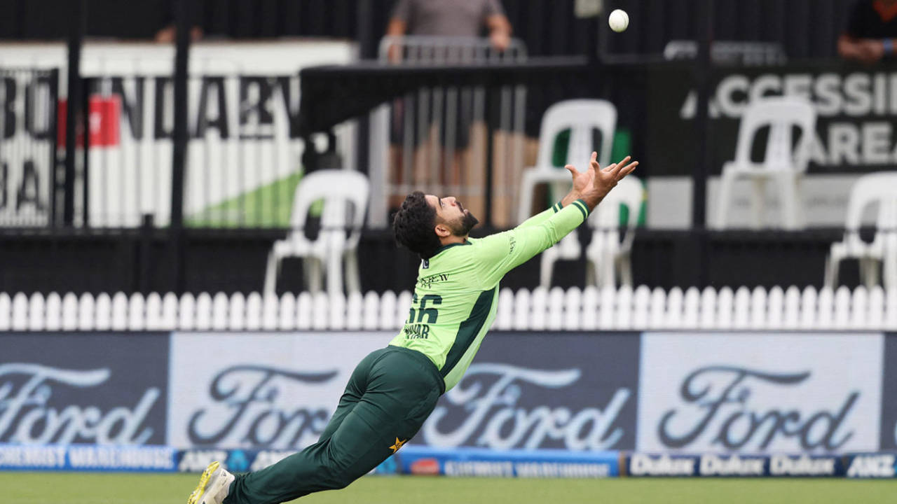 Tayyab Tahir couldn't quite reach a diving attempt in the outfield, New Zealand vs Pakistan, 2nd ODI, Hamilton, April 2, 2025