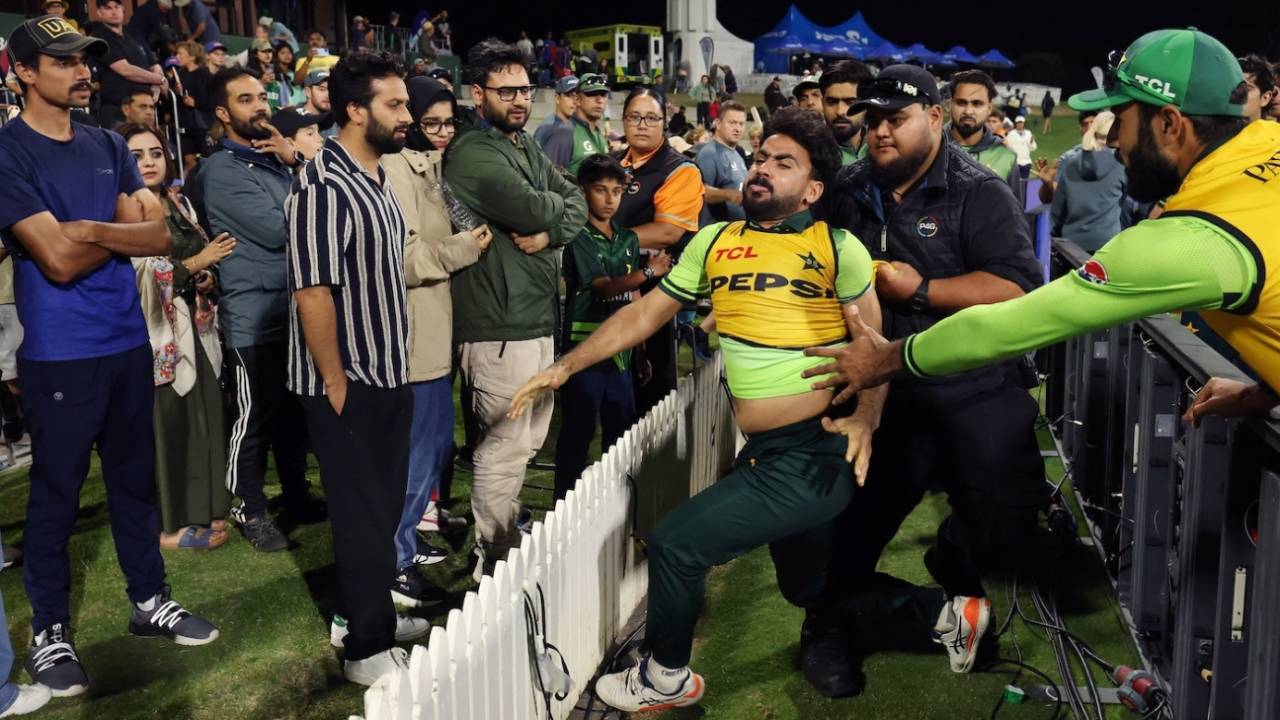 Khushdil Shah was unhappy reportedly because of some comments from the crowd, New Zealand vs Pakistan, 3rd ODI, Mount Maunganui, April 5, 2025