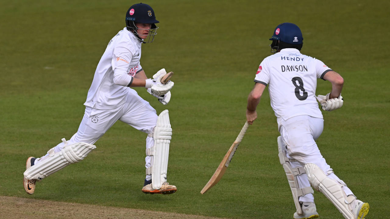 Tom Prest and Liam Dawson put on a useful partnership, Hampshire vs Lancashire, County Championship, Division One, Utilita Bowl, April 12, 2024