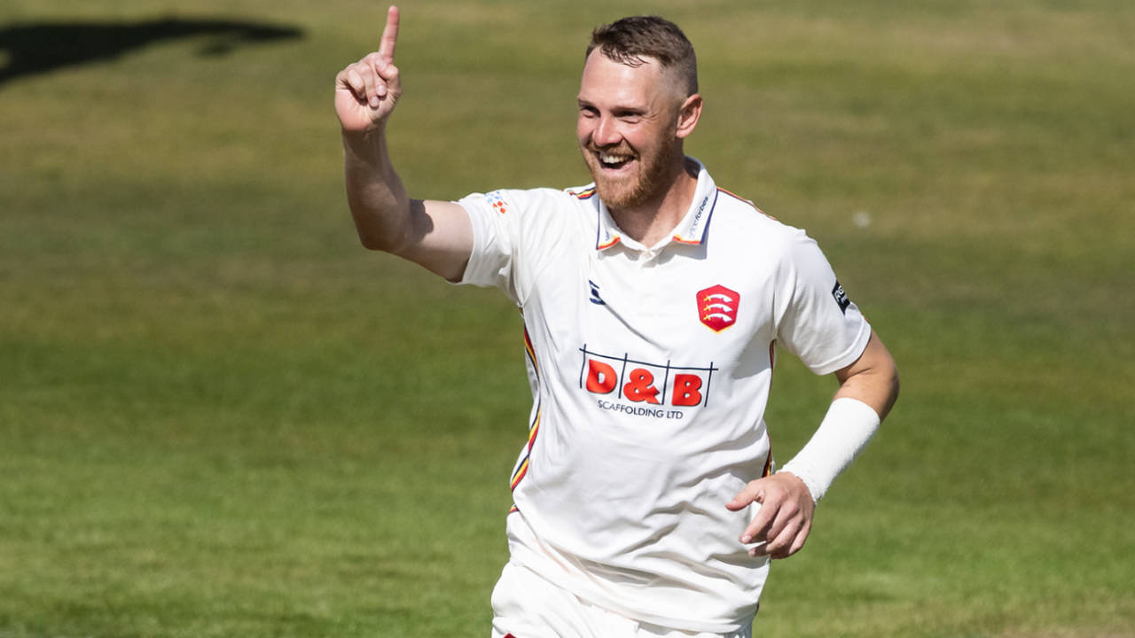 Jamie Porter struck early with the new ball, Nottinghamshire vs Essex, County Championship, Division One, Trent Bridge, April 11, 2025