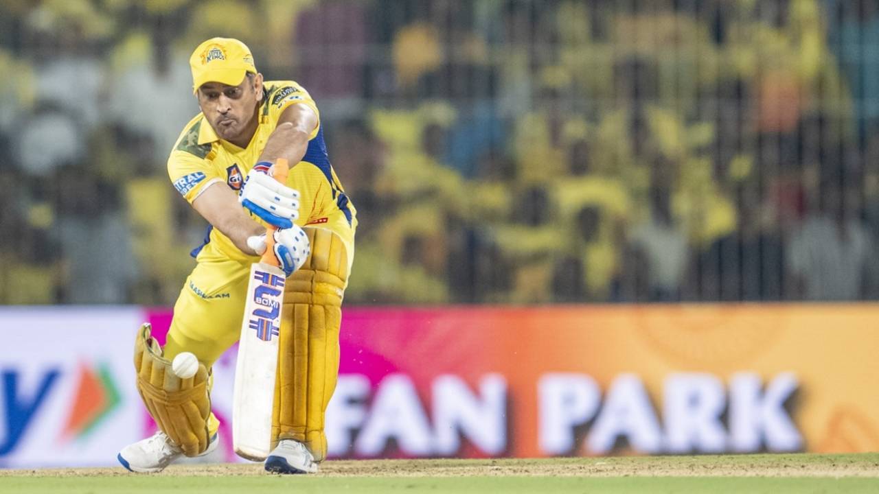 MS Dhoni pushes forward, CSK vs KKR, Chennai, IPL 2025, April 11, 2025