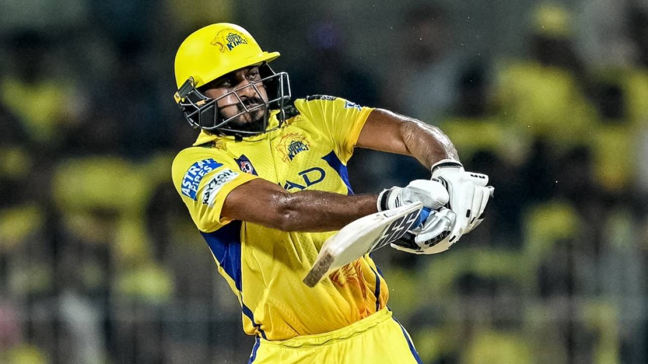 Vijay Shankar reacts to a short-pitched delivery, Chennai Super Kings vs Kolkata Knight Riders, IPL 2025, Chennai, April 11, 2025