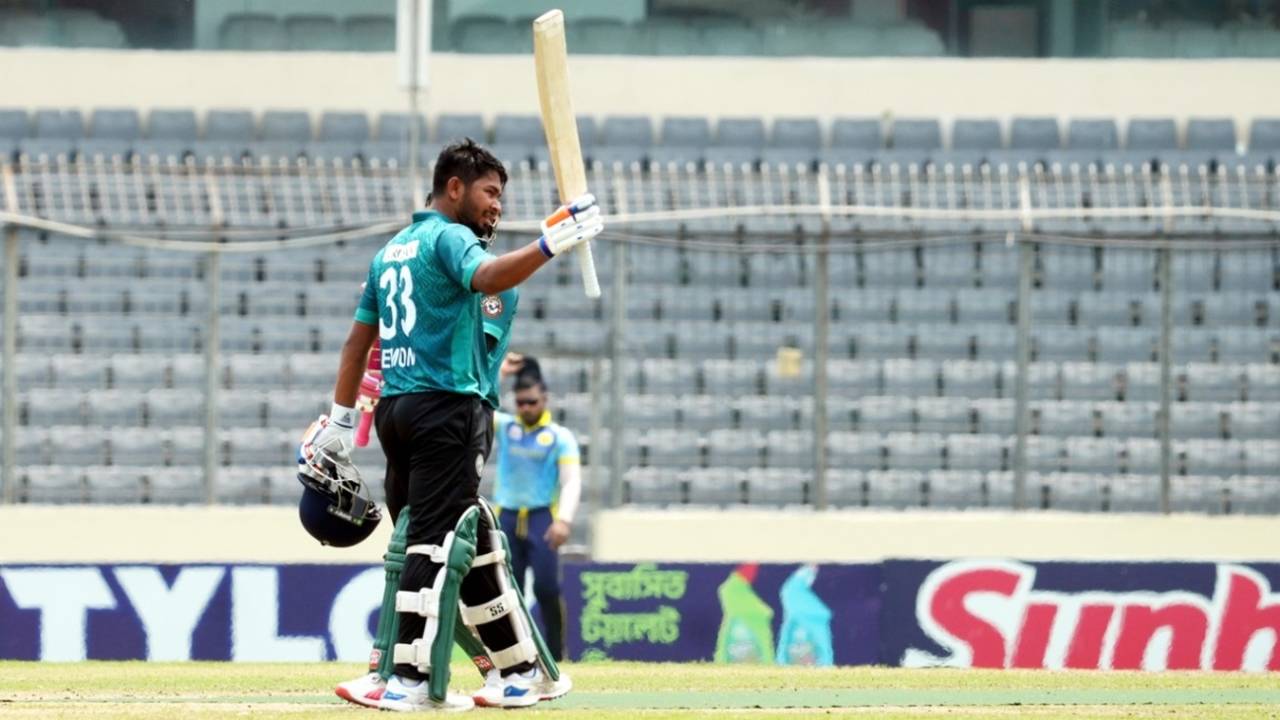 Anisul Islam celebrates his century, Abahani Limited vs Mohammedan Sporting Club, Dhaka Premier Division Cricket League, Mirpur, April 12, 2025