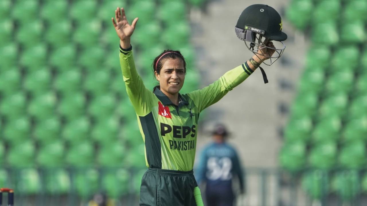 Sidra Amin celebrates her fifty, Pakistan vs Thailand, World Cup Qualifier, Lahore, April 17, 2025