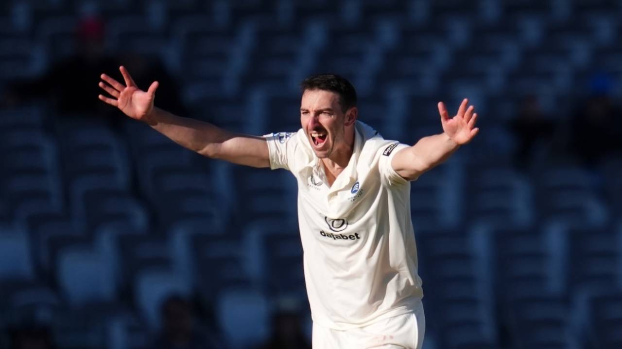 Toby Roland-Jones appeals, Middlesex vs Lancashire, Lord's, Division Two, County Championship April 5