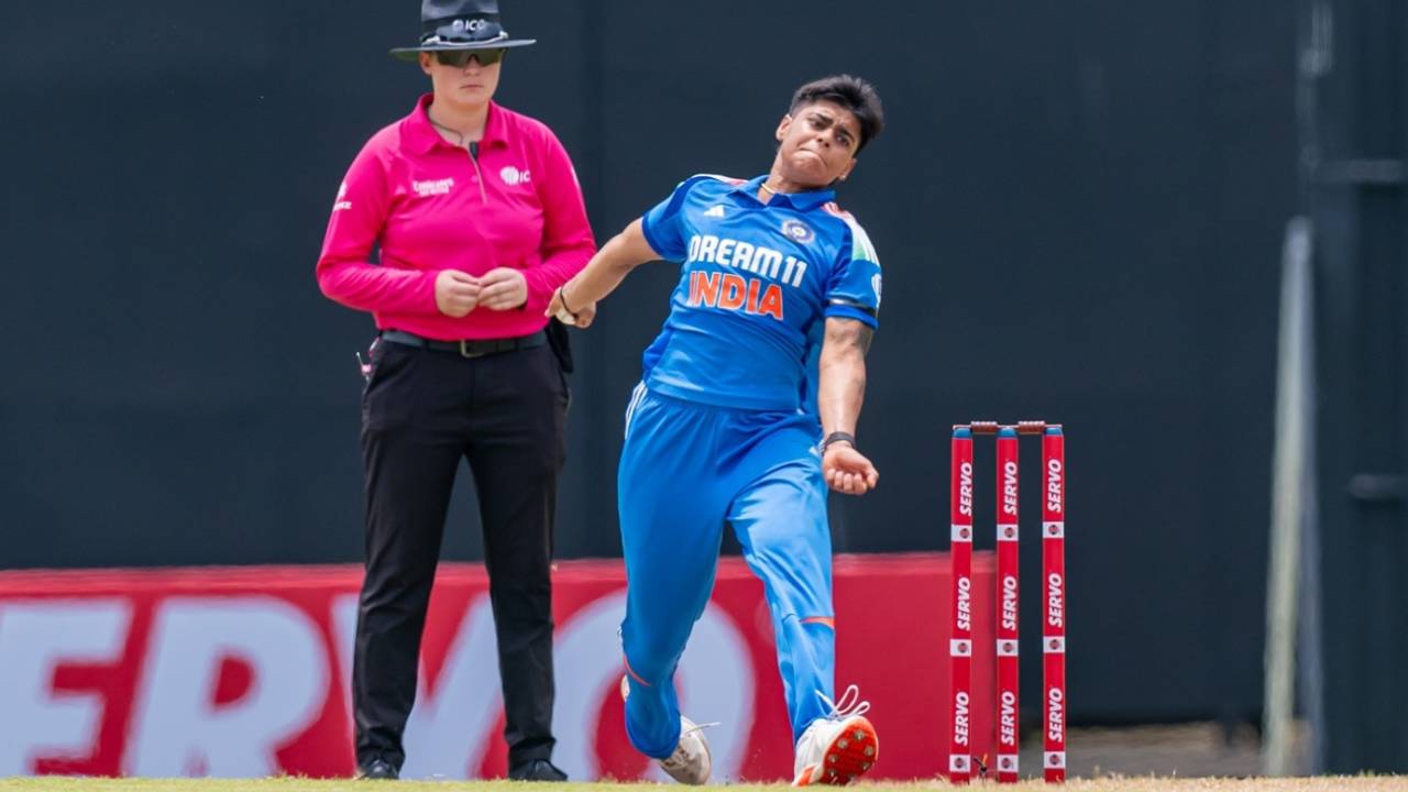Kashvee Gautam opened the bowling on debut, Sri Lanka vs India, Colombo, ODI tri-series, April 27, 2025