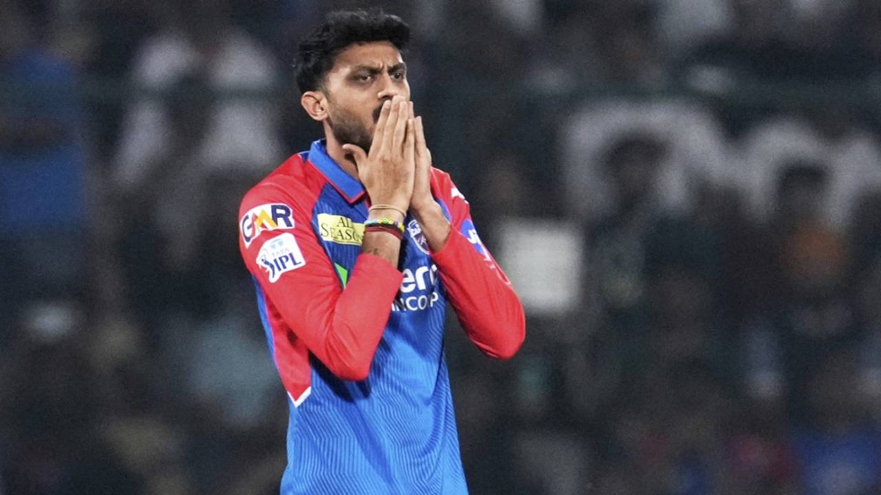 Axar Patel struck twice in his second over, Delhi Capitals vs Royal Challengers Bengaluru, IPL 2025, Delhi, April 27, 2025