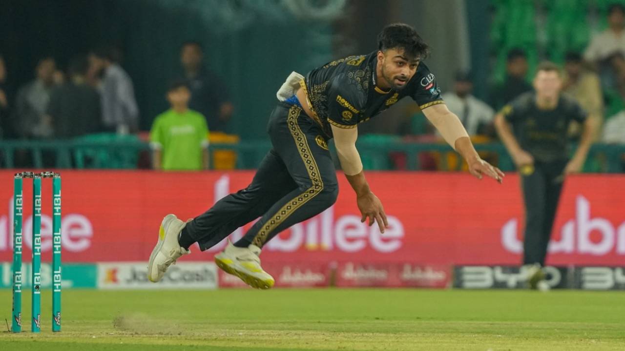 Ahmed Daniyal bends his back, Islamabad United vs Peshawar Zalmi, PSL 2025, Lahore, May 2, 2025