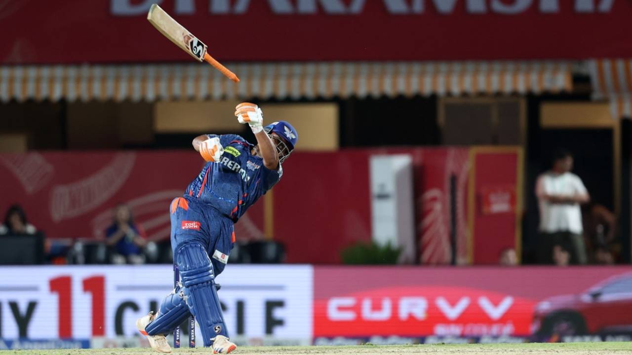 Rishabh Pant's bat went to square leg, the ball went to deep point as he fell for another sub-20 score, Punjab Kings vs Lucknow Super Giants, IPL 2025, Dharamsala, May 4, 2025