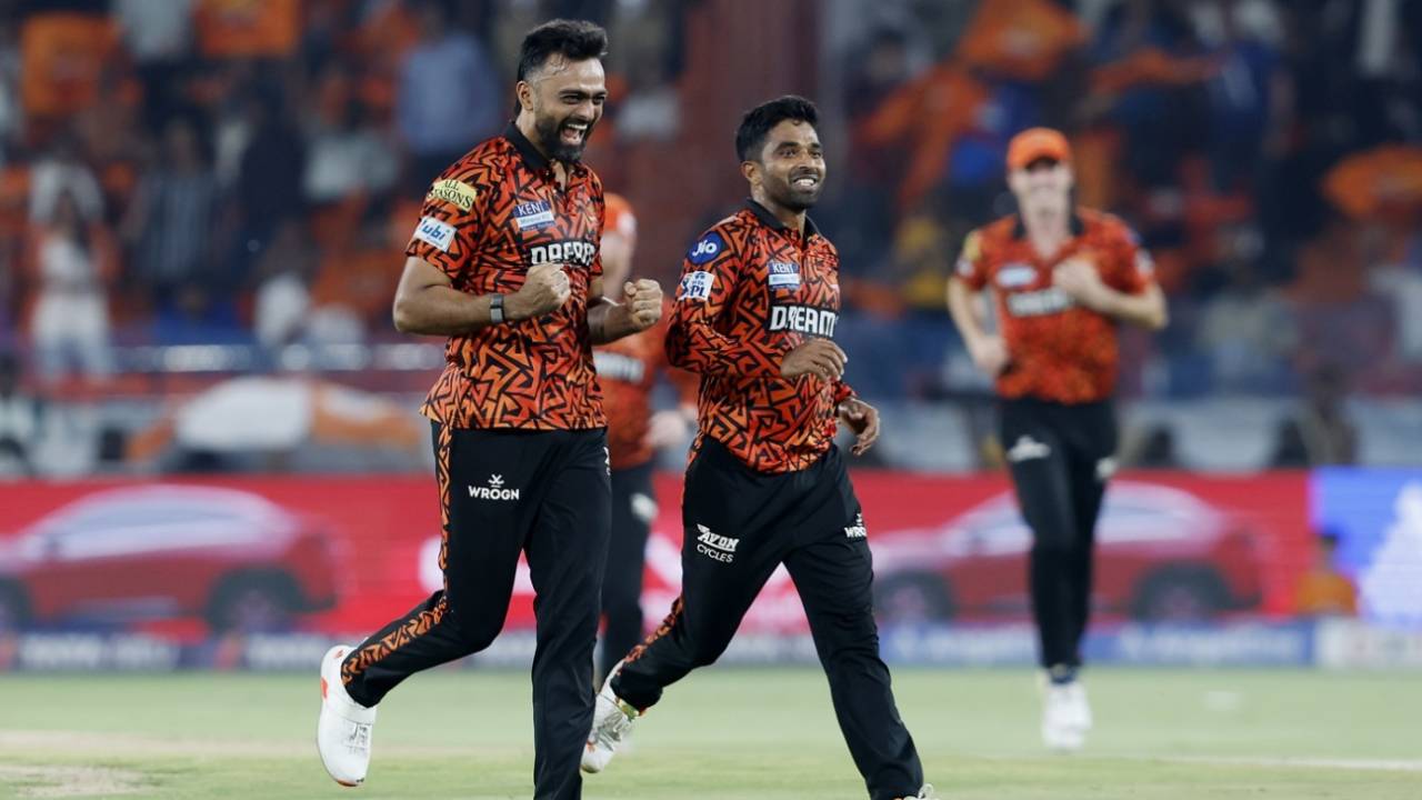 Jaydev Unadkat celebrates a wicket with Sachin Baby, Sunrisers Hyderabad vs Delhi Capitals, IPL 2025, Hyderabad, May 5, 2025