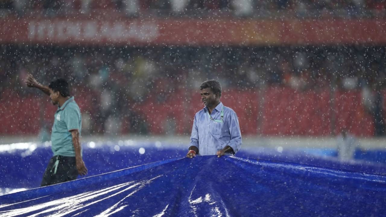 Heavy rain in Uppal put the ground-staff to work, Sunrisers Hyderabad vs Delhi Capitals, IPL 2025, Hyderabad, May 5, 2025