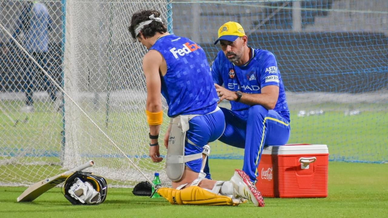 Stephen Fleming has a chat with Dewald Brevis, Kolkata Knight Riders vs Chennai Super Kings, IPL 2025, Kolkata, May 5, 2025