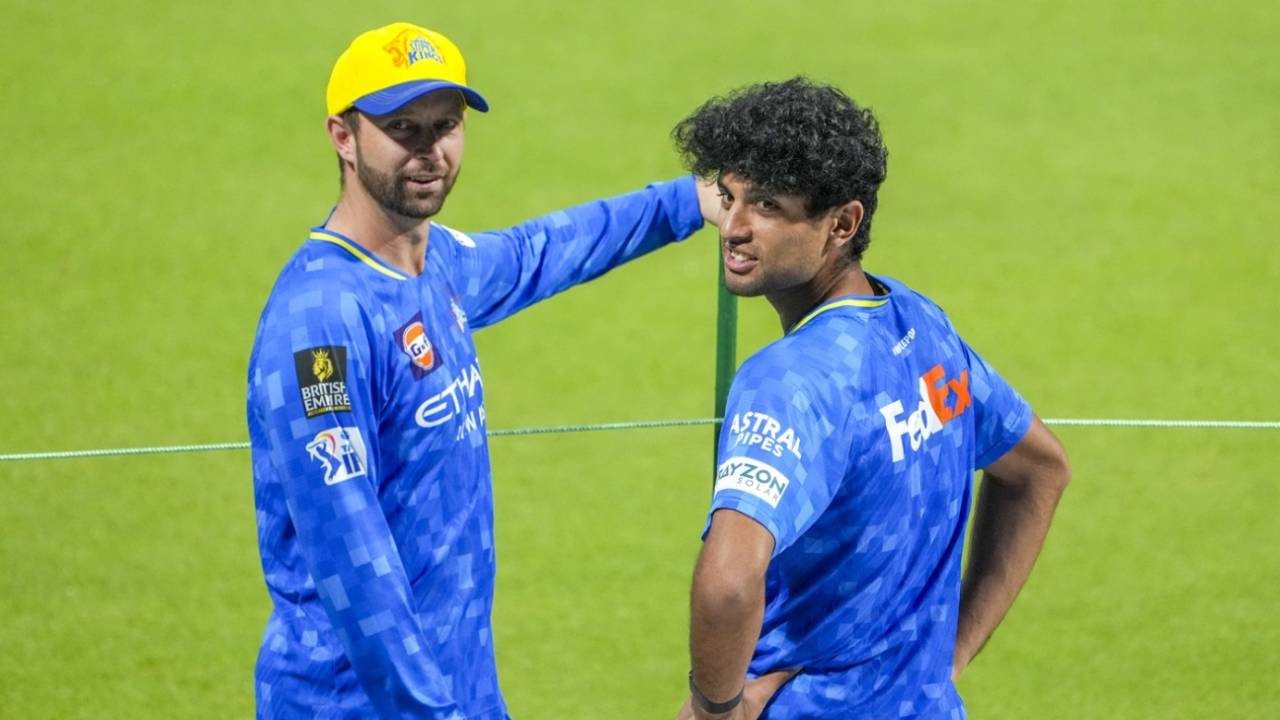 Devon Conway has a chat with Rachin Ravindra, Kolkata Knight Riders vs Chennai Super Kings, IPL 2025, Kolkata, May 5, 2025