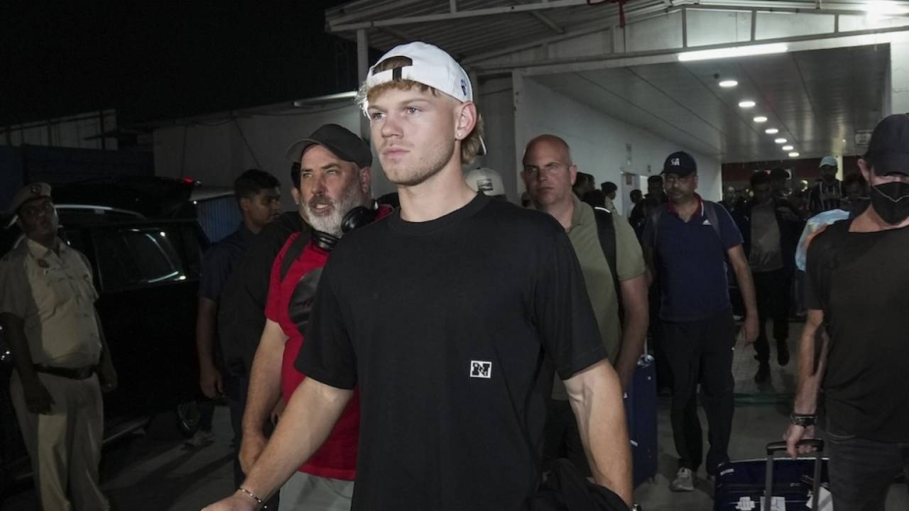 Jake Fraser-McGurk reaches Delhi by train along with other IPL players, IPL 2025, Delhi, May 9, 2025