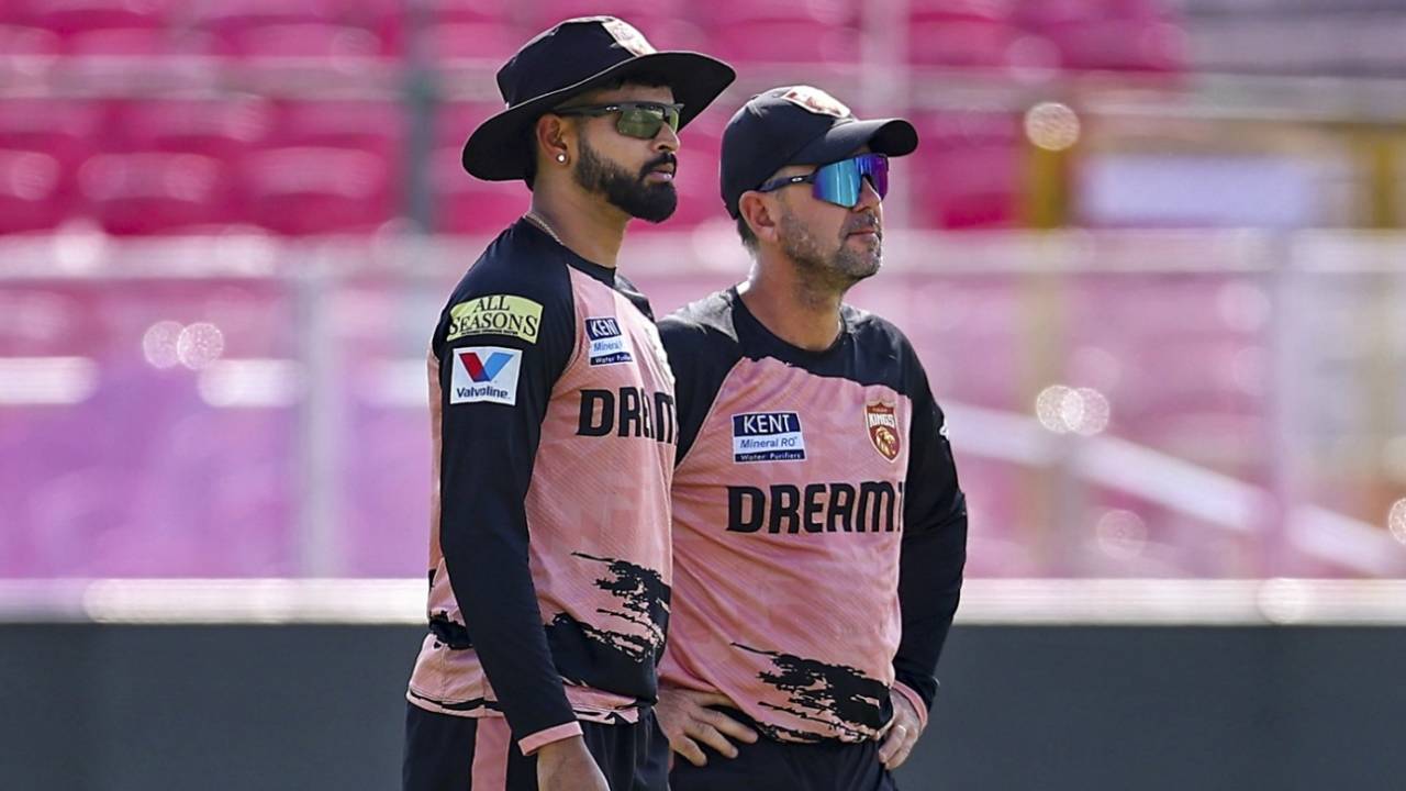 Shreyas Iyer has a chat with Ricky Ponting, Jaipur, May 17, 2025