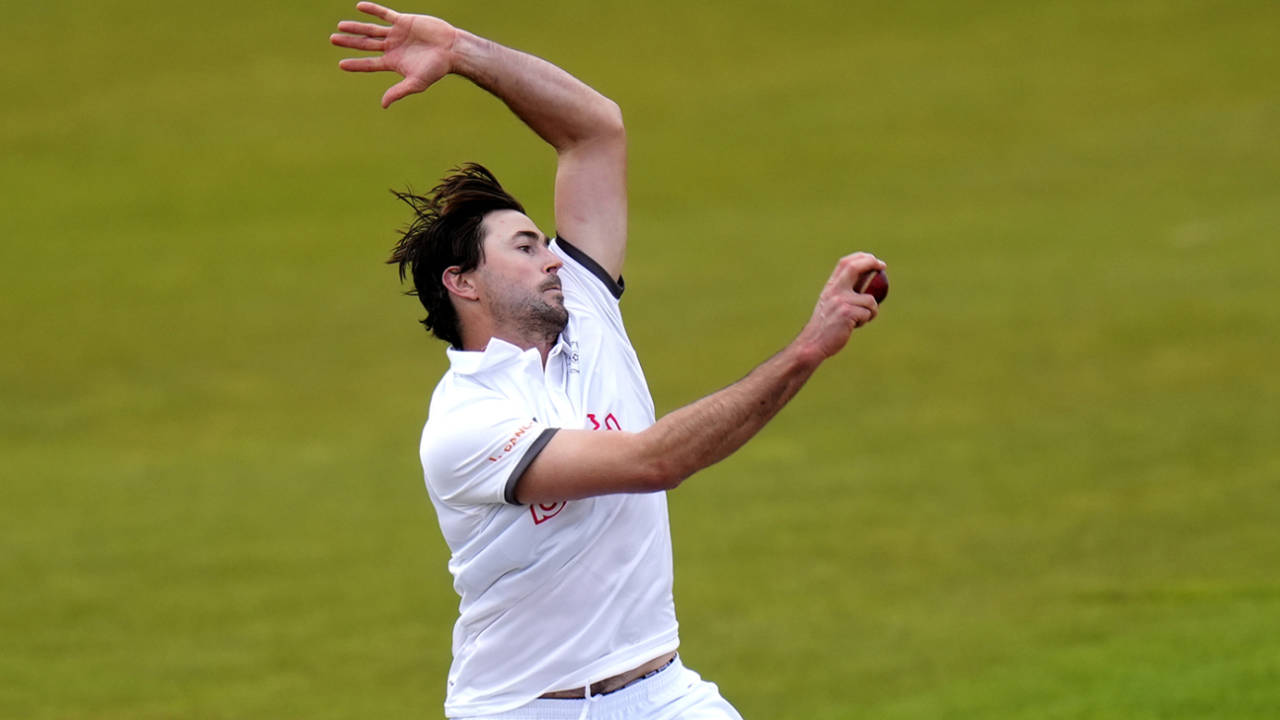 James Fuller prepares to let one go, Hampshire vs Warwickshire, County Championship, Division One, Utilita Bowl, April 19, 2024