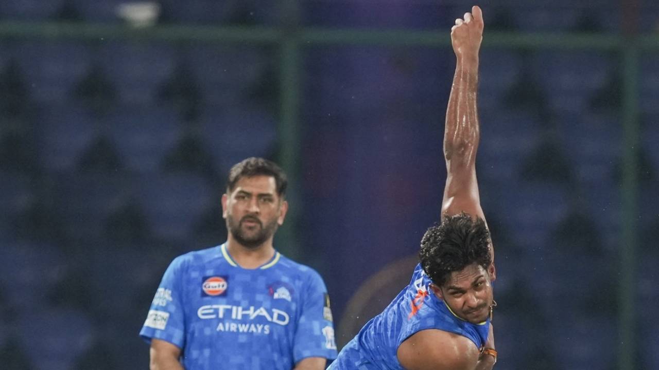 Matheesha Pathirana bowls with MS Dhoni keeping a close eye on him, Chennai Super Kings vs Rajasthan Royals, IPL 2025, Delhi, May 19, 2025