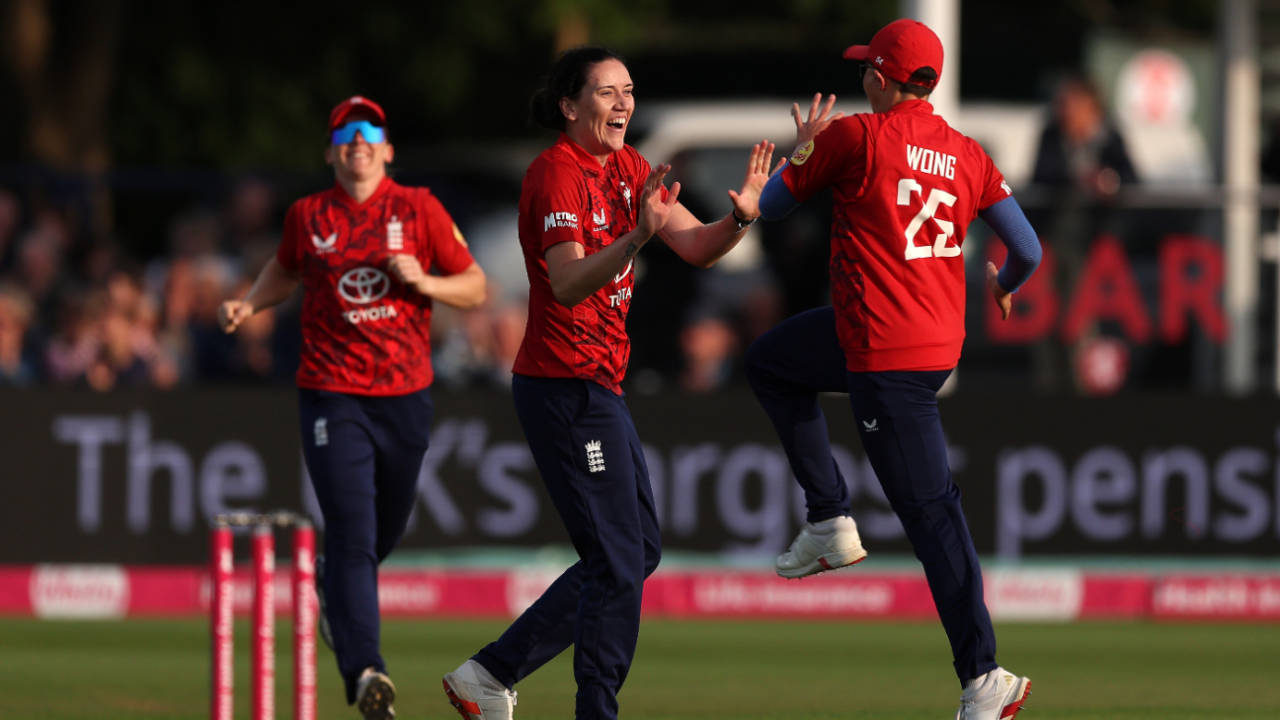 Em Arlott struck on her England debut, England vs West Indies, 1st women's T20I, Canterbury, May 21, 2025