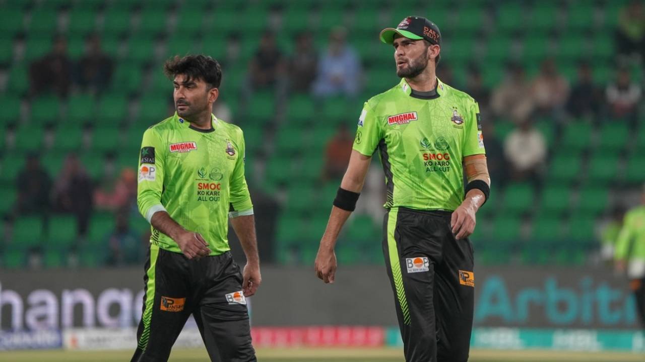 Salman Mirza and Shaheen Afridi look on, Karachi Kings vs Lahore Qalandars, Eliminator, PSL 2025, Lahore, May 22, 2025