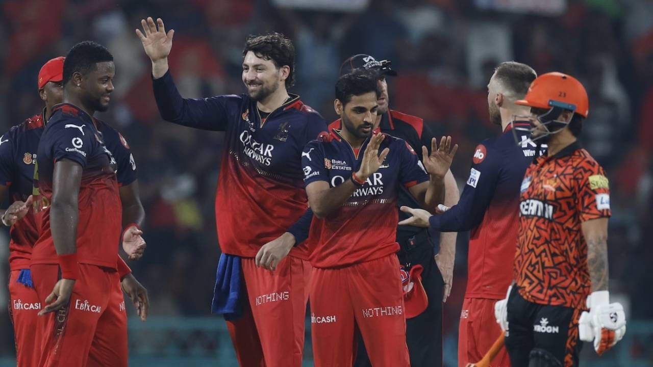RCB celebrate after Bhuvneshwar Kumar dismissed Travis Head, Royal Challengers Bengaluru vs Sunrisers Hyderabad, IPL, Lucknow, May 23, 2025