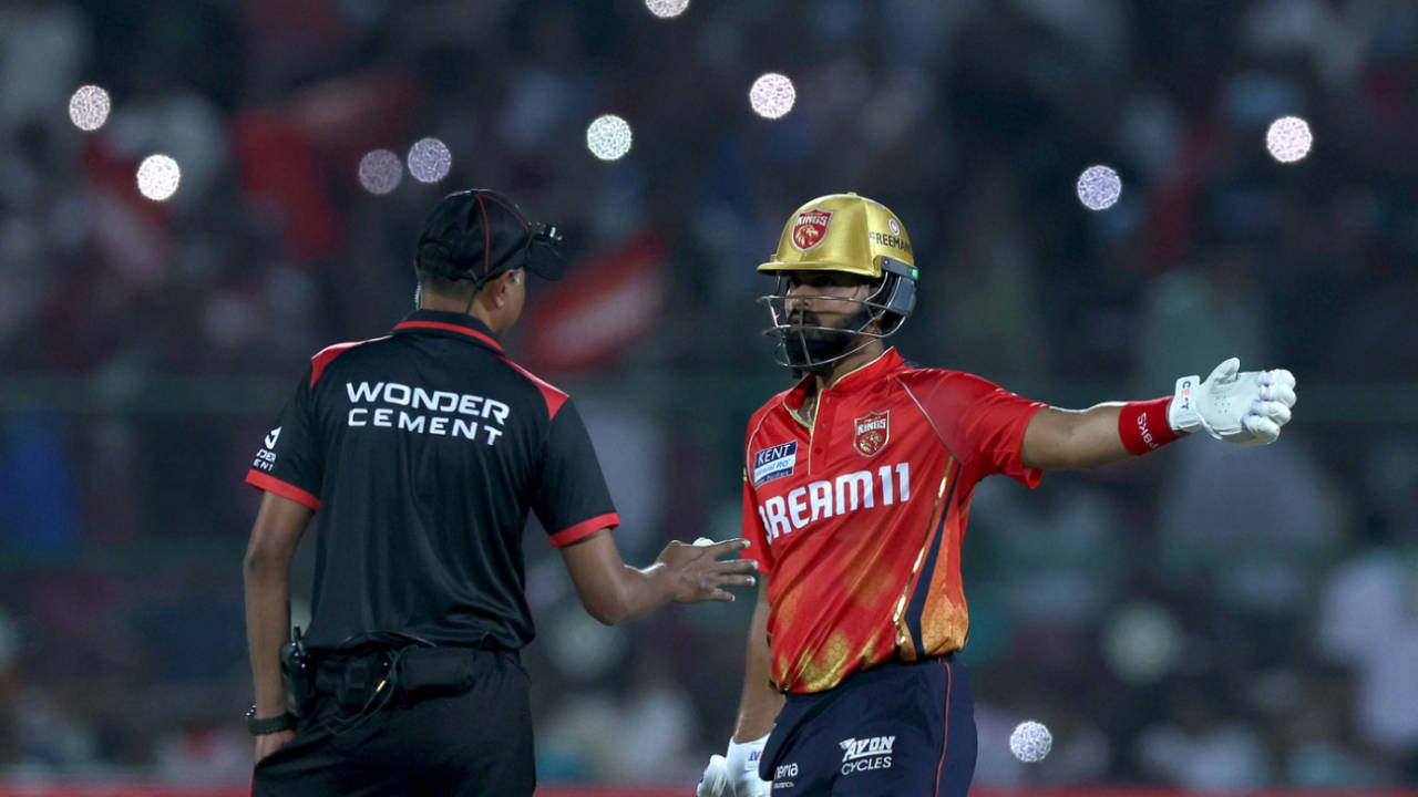 Shreyas Iyer talks to the umpire, Delhi Capitals vs Punjab Kings, IPL, Jaipur, May 24, 2025
