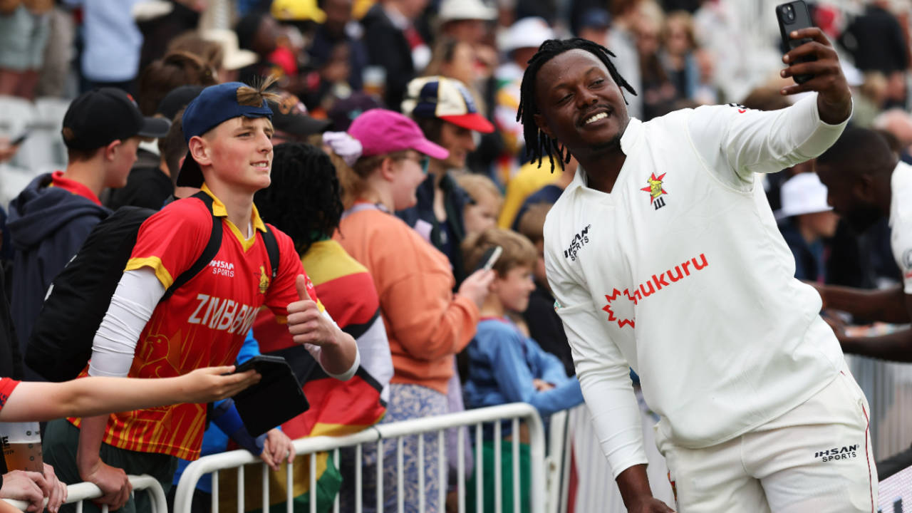 Victor Nyauchi poses for a selfie with a Zimbabwe fan, England vs Zimbabwe, Trent Bridge, 3rd day, May 24, 2025
