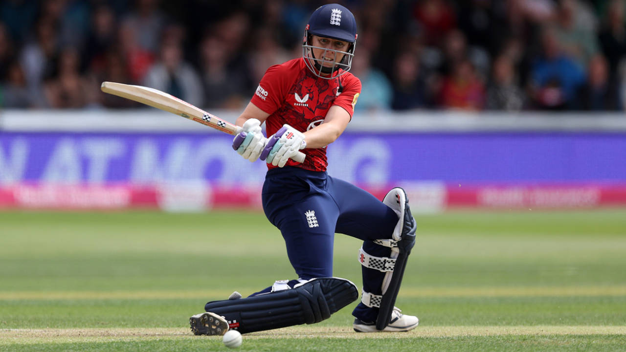 Heather Knight brings out the reverse sweep, England vs West Indies, 3rd women's T20I, Chelmsford, May 26, 2025