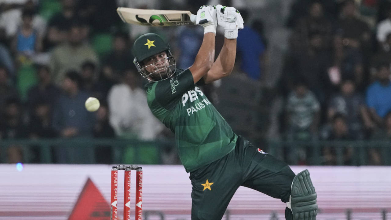 Hasan Nawaz's got to his fifty in the final over, Pakistan vs Bangladesh, 2nd T20I, Lahore, 30 May, 2025