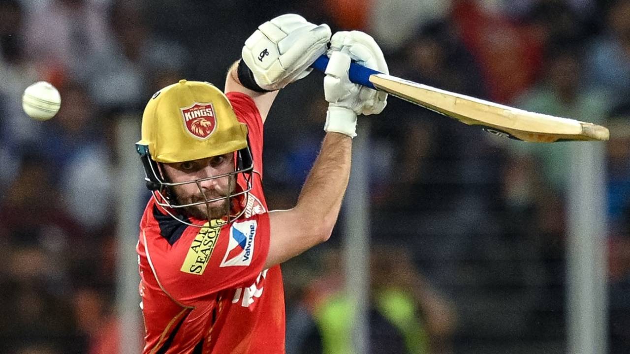 Josh Inglis punches the ball away, Punjab Kings vs Mumbai Indians, IPL 2025, Qualifier 2, Ahmedabad, June 1, 2025
