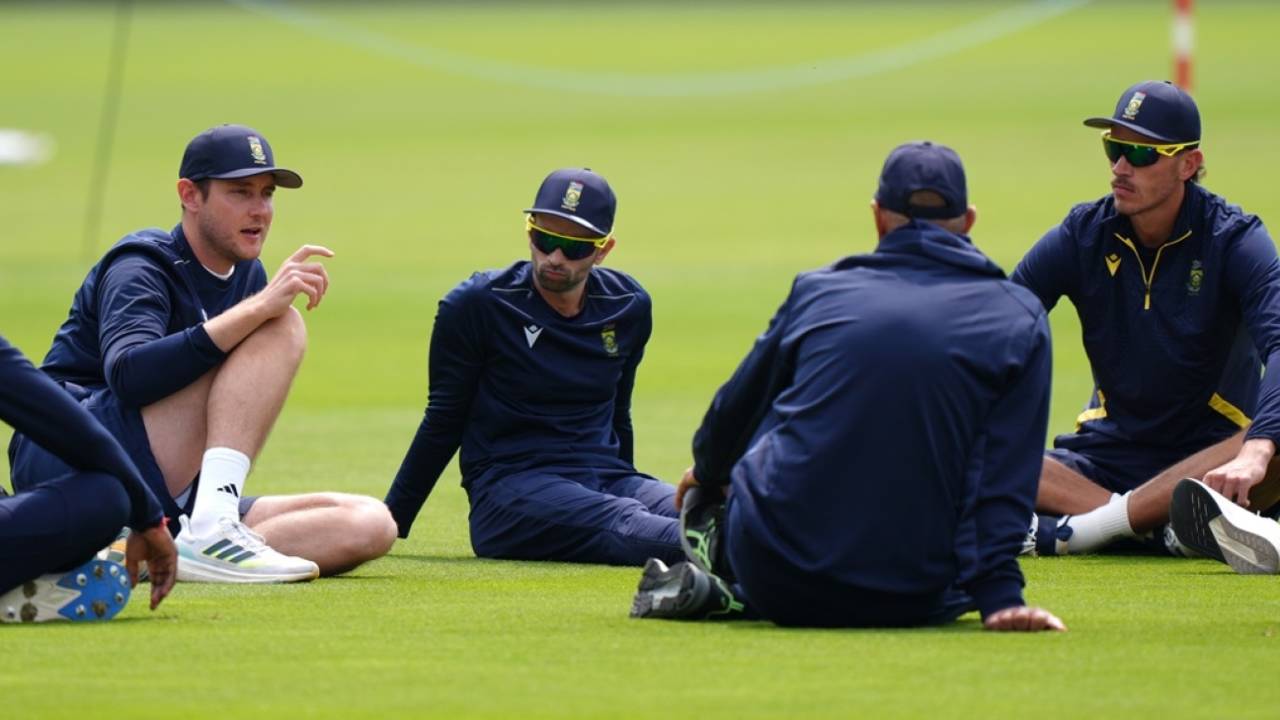 Stuart Broad has a chat with South Africa players, London, June 9, 2025