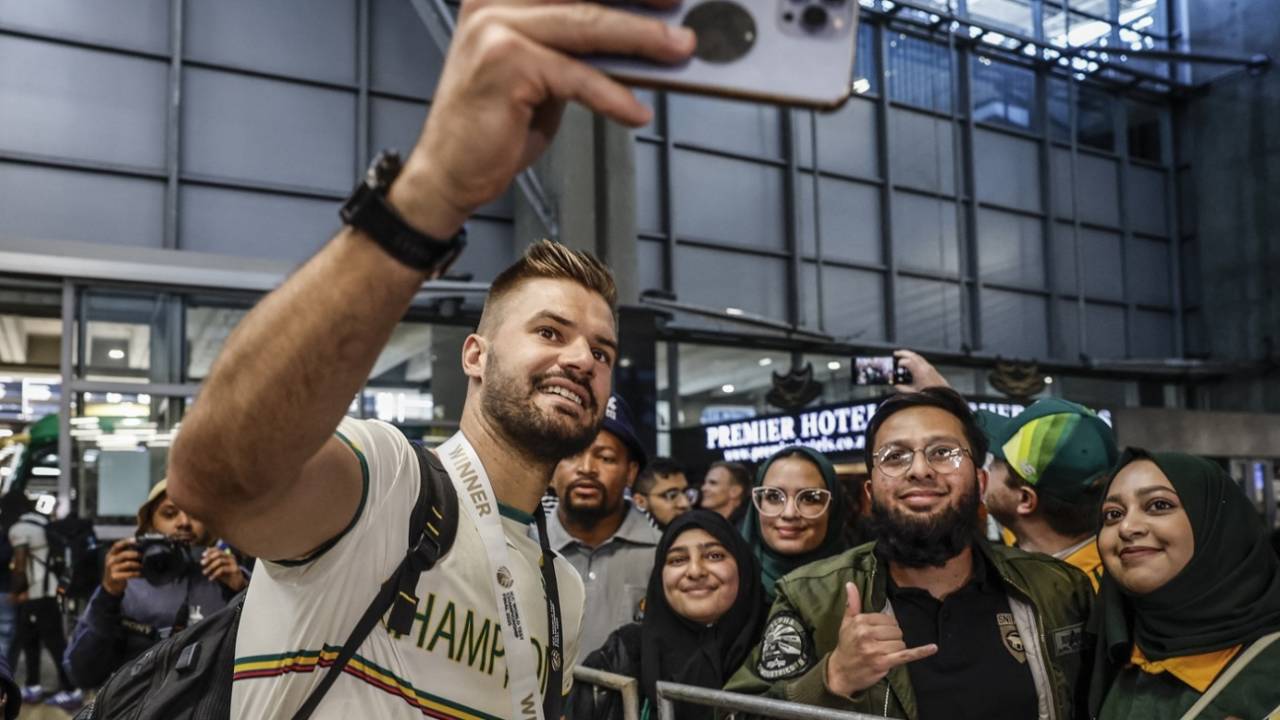 Aiden Markram takes a selfie with fans, Tambo International Airport, Kempton Park, June 18, 2025