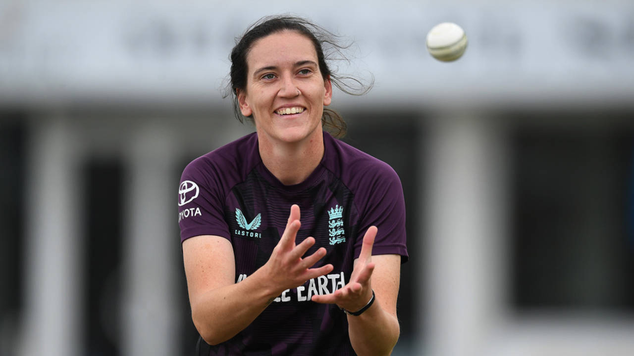 Emily Arlott of England catches a ball, 3rd Women's Metro Bank ODI, England vs West Indies, Taunton, June 07, 2025