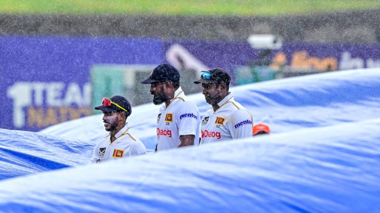 The Sri Lanka players walk off the field as the covers come on, Sri Lanka vs Bangladesh, 1st Test, Galle, 5th day, June 21, 2025