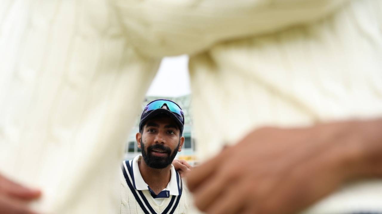 Jasprit Bumrah leads the pep talk on fifth morning, England vs India, 1st Test, Leeds, 5th day, June 24, 2025