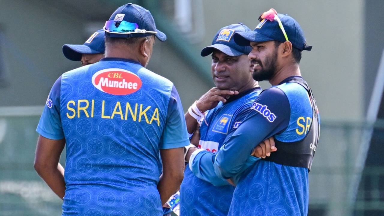 Sanath Jayasuriya and Dhananjaya de Silva have a chat during practice, Colombo (SSC), June 24, 2025