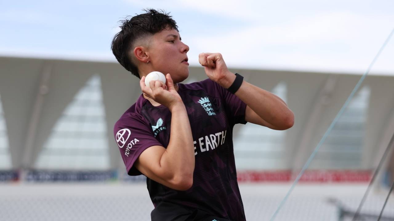 Issy Wong sweats it out at training, England vs India, 1st Women's T20I, Nottingham, June 27, 2025
