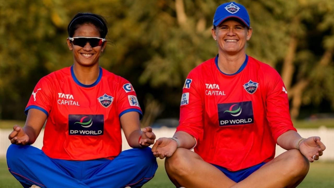 Salonee Dangore and Jess Jonassen strike a pose, WPL, 2024