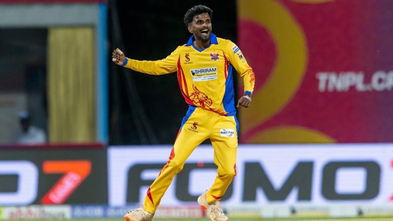 R Sasidharan celebrates a wicket, Dindigul Dragons vs Trichy Grand Cholas, TNPL 2025, Dindigul, June 29, 2025