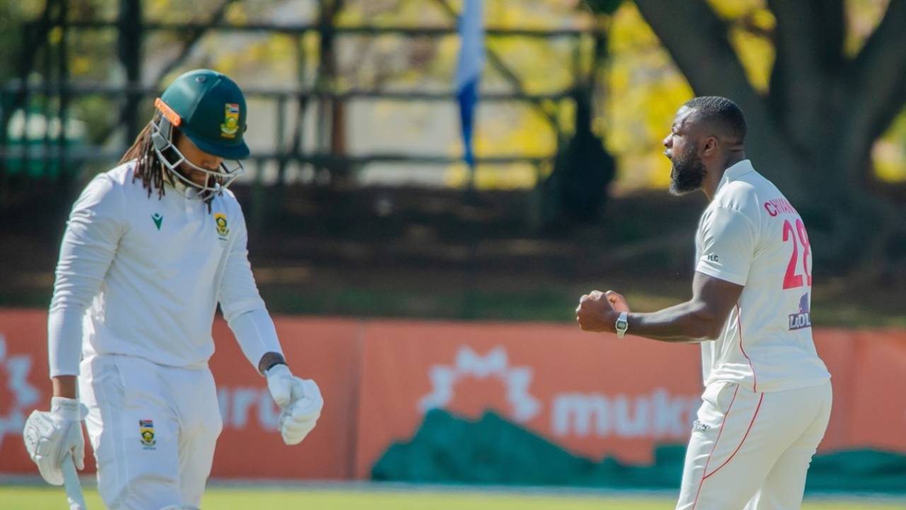 Tanaka Chivanga took down Tony de Zorzi, Zimbabwe vs South Africa, 1st Test, 3rd day, Bulawayo, June 30, 2025