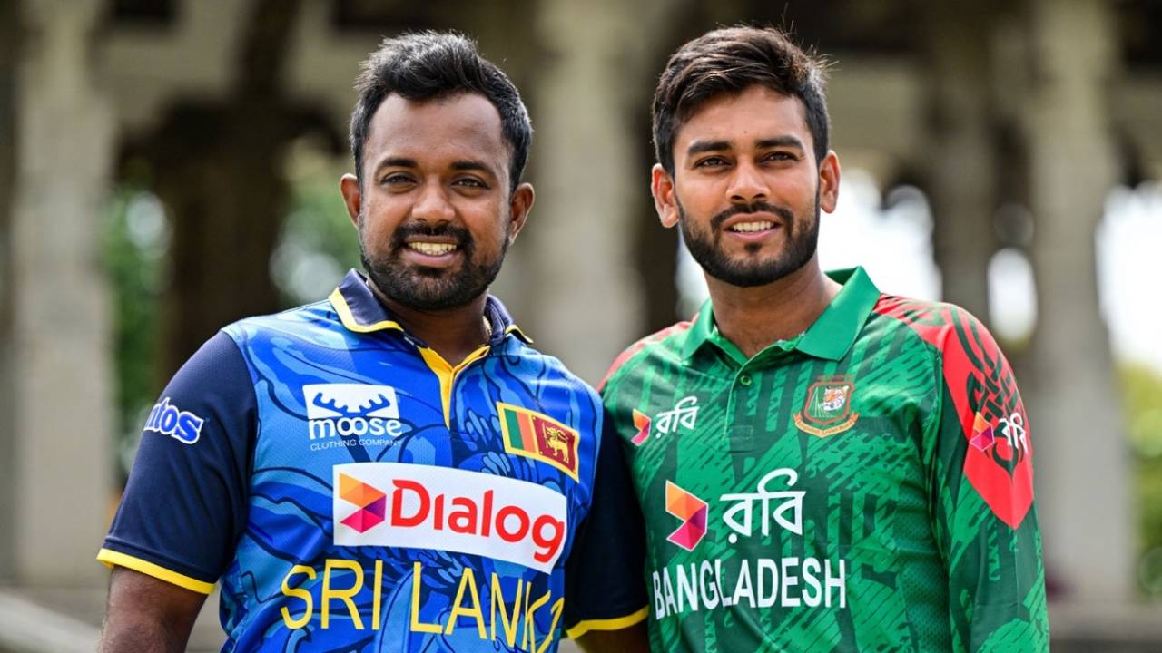 Captains Charith Asalanka and Mehidy Hasan Miraz pose ahead of the ODIs, Sri Lanka vs Bangladesh, Colombo, July 1, 2025
