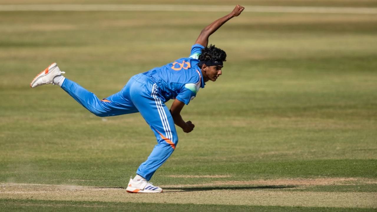 RS Ambrish bends his back, England U19s vs India U19s, 2nd Youth ODI, Northampton, June 30, 2025