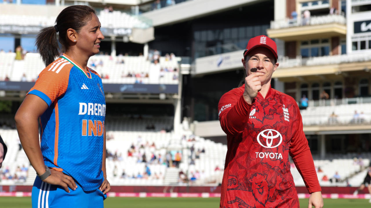 Tammy Beaumont tosses the coin in her first match as England captain, England vs India, 3rd women's T20I, The Oval, July 4, 2025