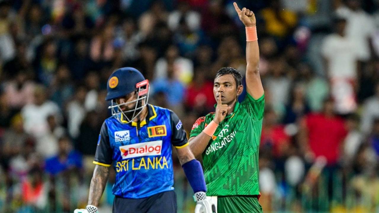 Tanvir Islam celebrates dismissing Nishan Madushka, Sri Lanka vs Bangladesh, 2nd ODI, Colombo, July 5, 2025