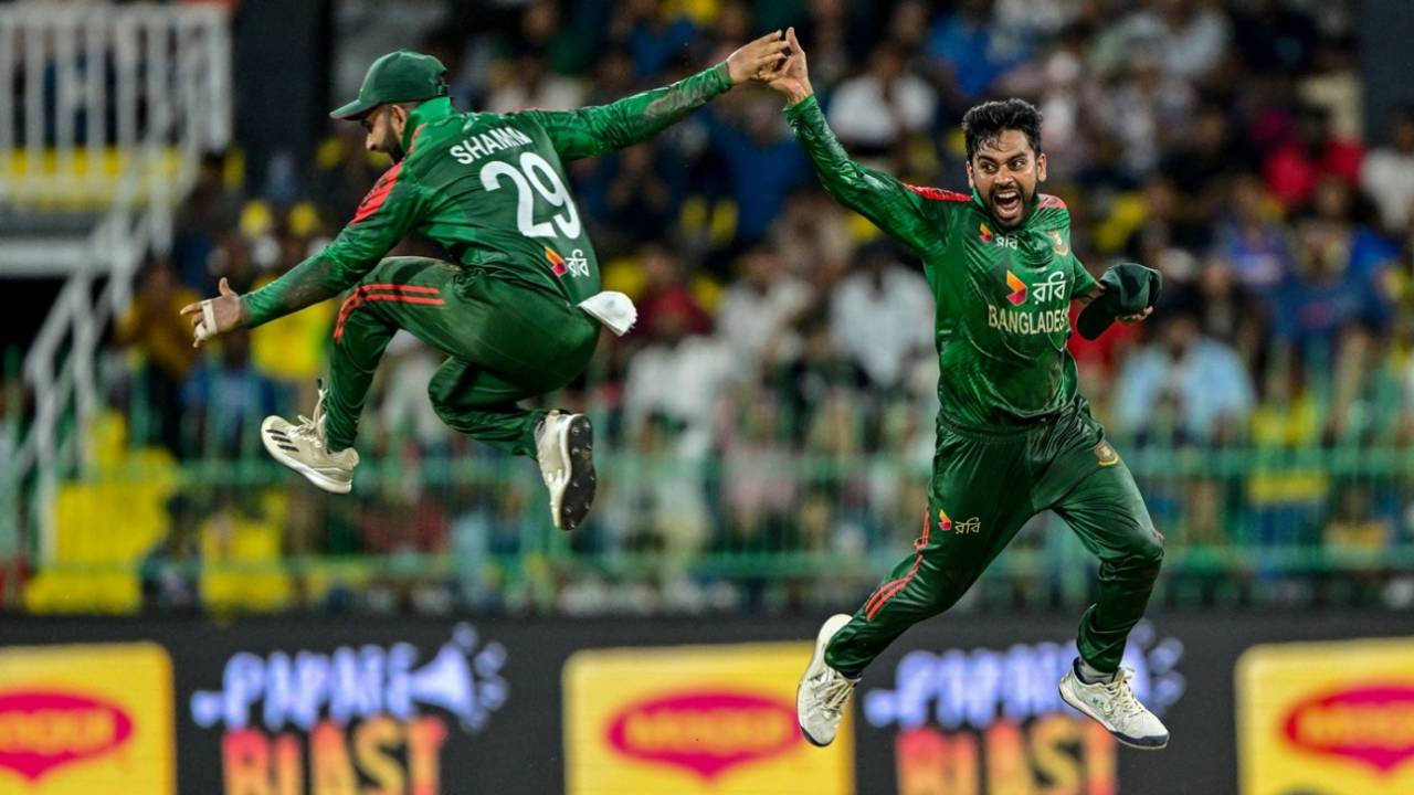 Shamim Hossain and Mehidy Hasan Miraz celebrate Kamindu Mendis' dismissal, Sri Lanka vs Bangladesh, 2nd ODI, Colombo, July 5, 2025