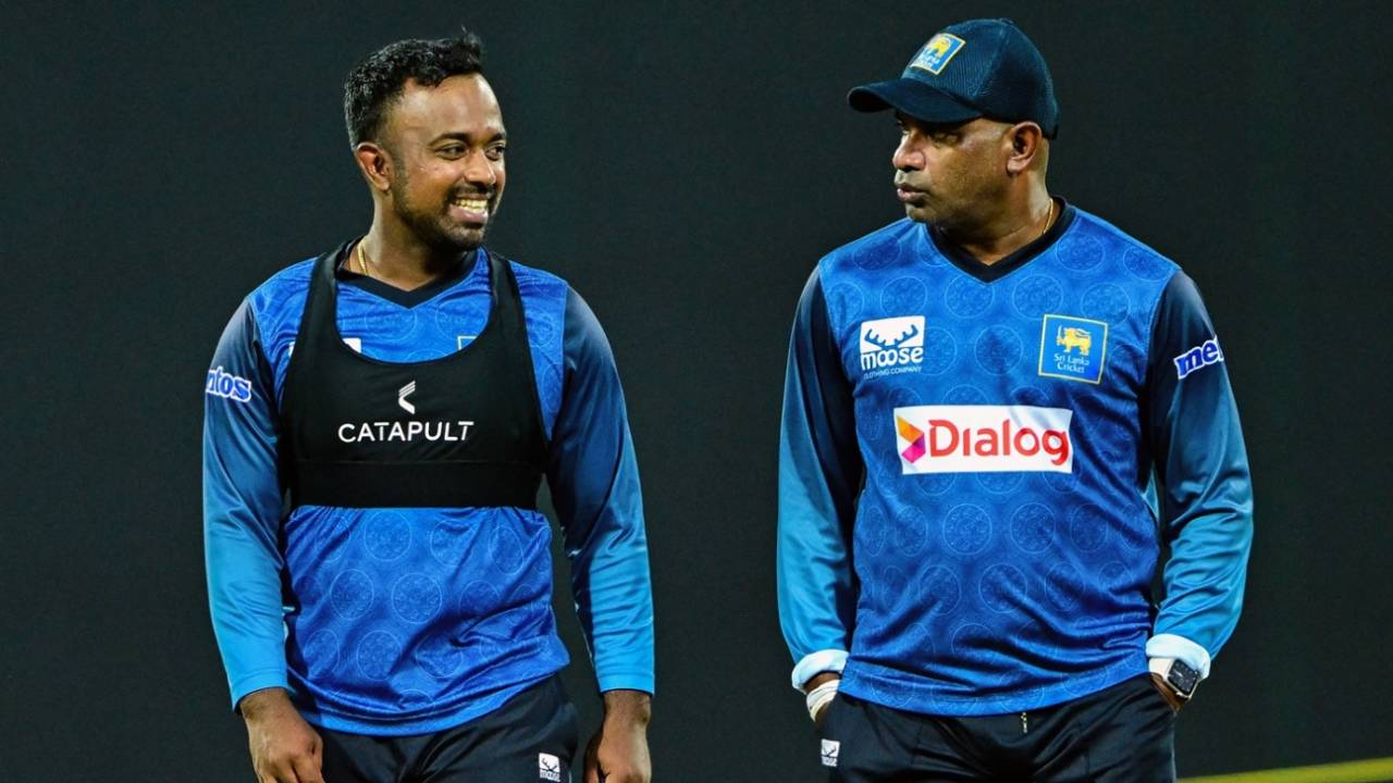 Charith Asalanka has a chat with Sanath Jayasuriya, Pallekele, July 7, 2025