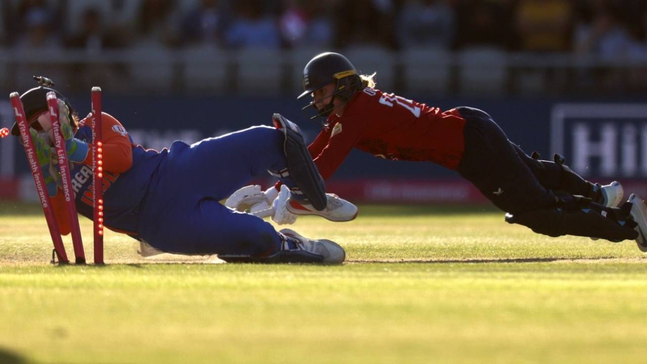Richa Ghosh's athleticism accounts for Charlie Dean, England v India, 4th women's T20I, Old Trafford, July 9, 2025