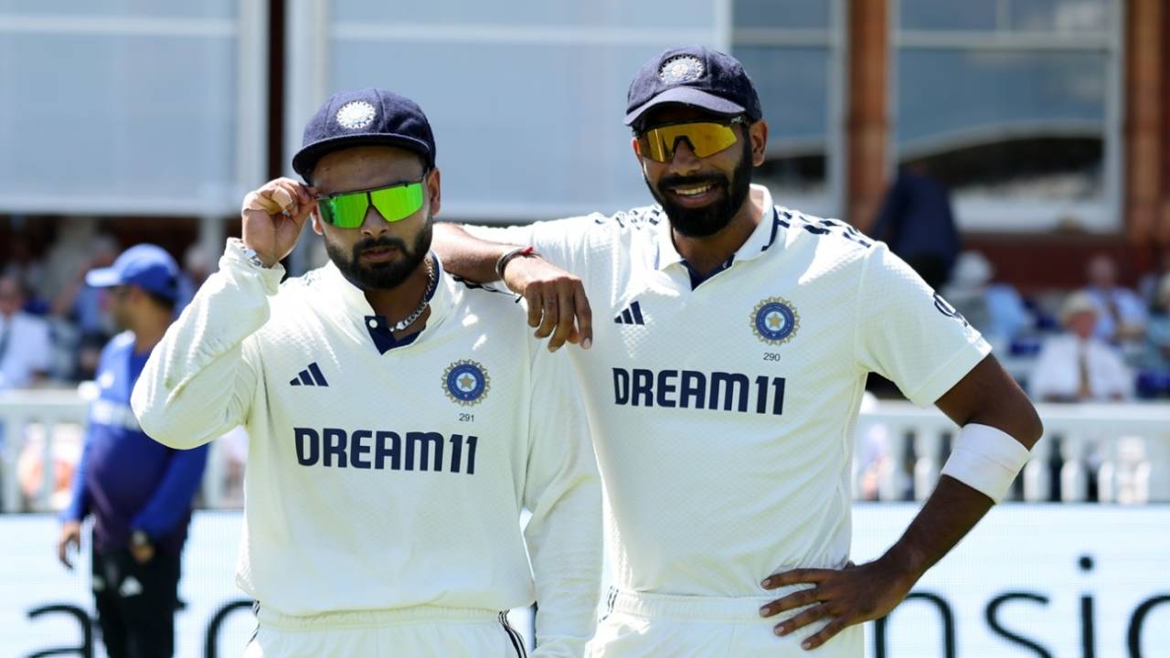 Rishabh Pant and Jasprit Bumrah in conversation at lunch, England vs India, 3rd Test, Lord's, London, 1st Day, July 10, 2025