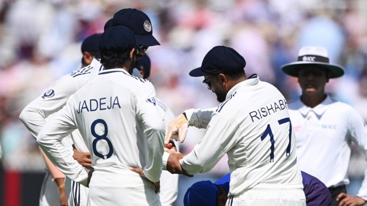 Rishabh Pant receives treatment on the field, England vs India, 3rd Test, Lord's, London, 1st Day, July 10, 2025